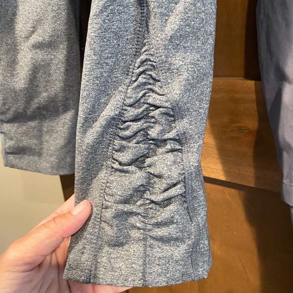 Women’s athletic wear - Picture 4 of 6